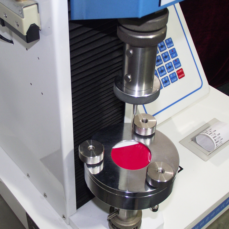 薄膜穿刺試(shì)驗機穿刺圖